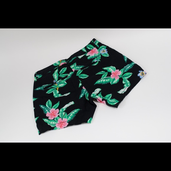 Tropical shorts - Picture 3 of 5